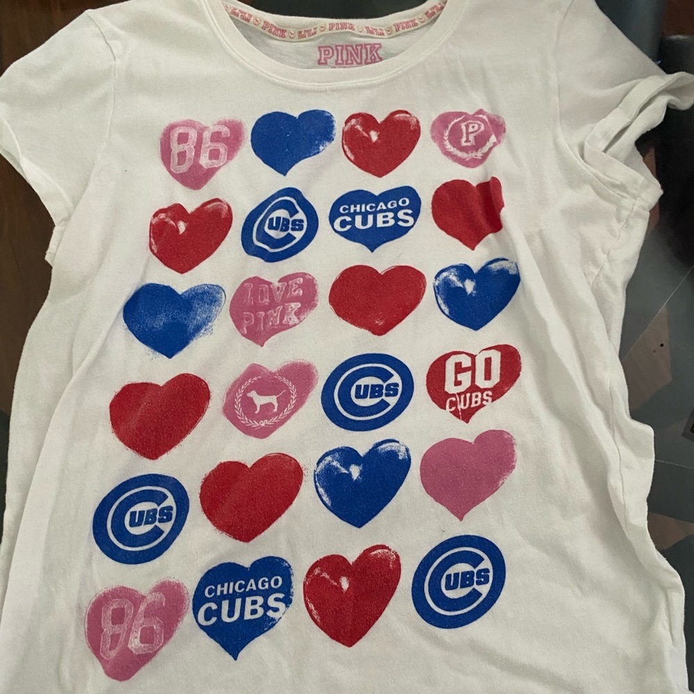 VS Pink Chicago Cubs tee